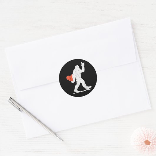 ヴァレンティーンズデイビグフットロックハートサスカッチ女性 ラウンドシール (封筒)