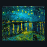 ヴァンゴッホスターリーナイトオーバーザローヌ フォトプリント          <br><div class="desc">写真プリントはヴィンセント・ヴァン・ゴッホの油絵を描いたStarry Night Over the Rhone (1888)。黄色い輝く星飾はアルレの川岸をカップルが散歩するように青い夜空を散歩する。印象派やオランダ芸術のファンのための完璧な贈り物。</div>