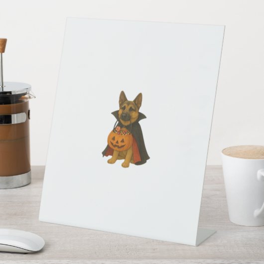 ヴァンパイアの衣装を着たドイツのブルドッグハロウィーン犬 台座サイン (インサイチュ)