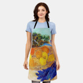 ヴァン・ゴッホ・ブルー・グローブのオレンジとレモン エプロン (着用した状態)