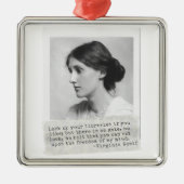 ヴァージニア・ウルフ引用文 – 女性の歴史のアイコン メタルオーナメント (正面)