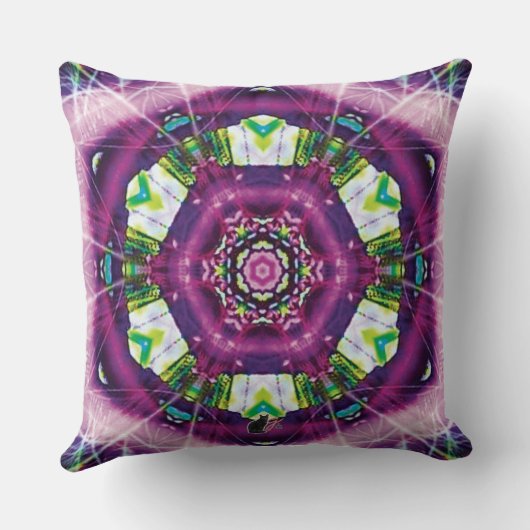 ヴィオレット万華鏡のように千変万化するパターン クッション (裏面)