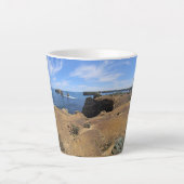 ヴィクトリアの島々湾沿岸のパノラマ カフェラテマグ (正面)