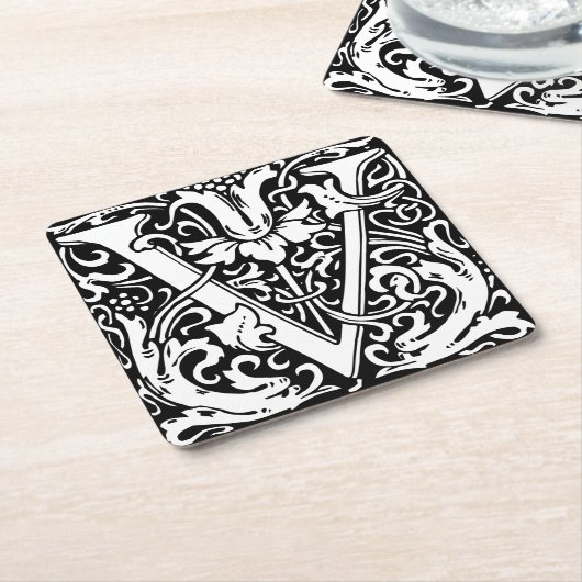 ヴィクトリアン様式のアルファベット「V」中世モノグラム アールヌーボー スクエアペーパーコースター (アングル)