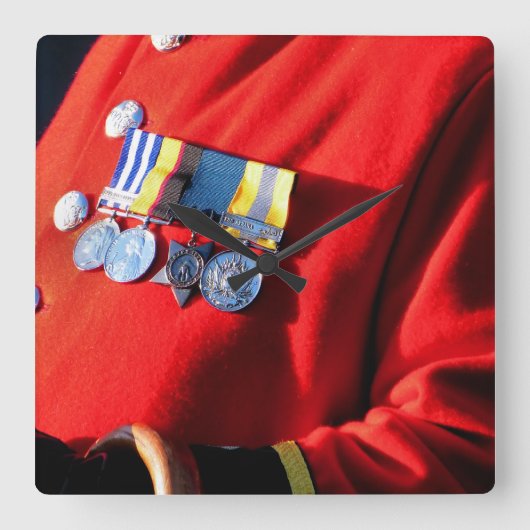 ヴィクトリア朝のイギリス スクエア壁時計 (正面)