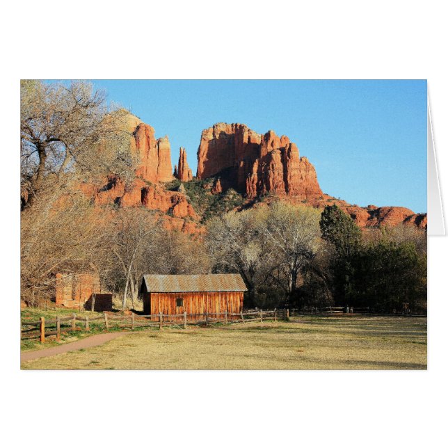 ヴィスタを交差させる赤い石 (正面横)