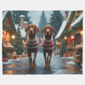 ヴィズラ 犬 クリスマス 雪 休日 フリースブランケット (正面(横))