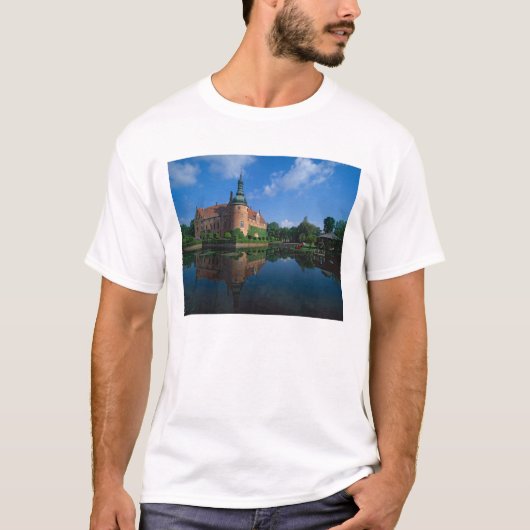 ヴィットスコヴレ城 スウェーデン スコーネ地方 Tシャツ (正面)