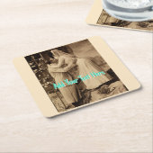 ヴィンテおもしろいージウェディングカップルキスをする追加文字 スクエアペーパーコースター (アングル)