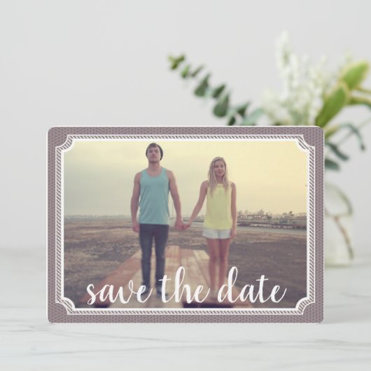 ヴィンテモダンージ結婚式の日付の写真カードを保存 セーブザデート (スタンド正面)