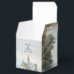 ヴィンテージおとぎ素朴話の城の結婚森 フェイバーボックス<br><div class="desc">素朴な森の中に建てられた美しいおとぎ話の城。おとぎユニークらい設定のヴィンテージ水色イラストを使用するデザイン。"一度"と"楽しいずっと後"のストーリーブックのスタイルのデザイン結婚は、王子と王女のテーマに理想的な結婚。物語エレガント本のタイポグラフィは、おとぎ話を作るために使わ感じれる。まだ魅力的要素を含む結婚式の引き出物ボックモダンス伝統的デザイン。一致する結婚式招待状や他の文房具も用意。</div>