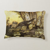 ヴィンテージおとぎ話Band of Workmen by Rackham アクセントクッション (裏面)
