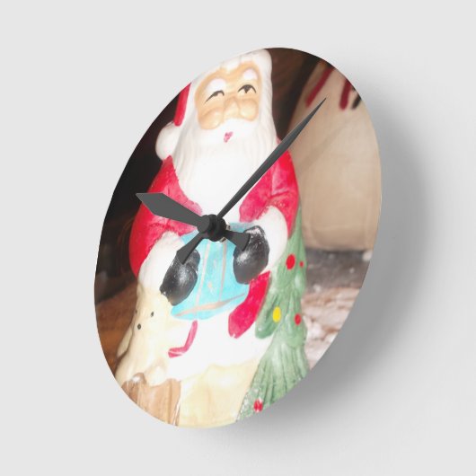 ヴィンテージおもしろいサンタウィズスノーアートプリント ラウンド壁時計 (傾斜)