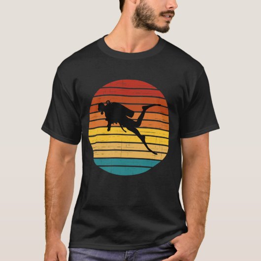 ヴィンテージおもしろいスキューバダイビングダイビングギア水中ディ Tシャツ (正面)
