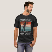 ヴィンテージおもしろいダーツダーツ Tシャツ (正面フル)