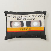 ヴィンテージおもしろいレトロオダイとグダイのカセットテープ アクセントクッション (正面)