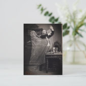 ヴィンテージおもしろい不気味ビクトリアン幽霊ポートレートポスト ポストカード (スタンド正面)