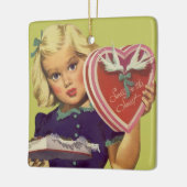 ヴィンテージかわいいバレンタインデーとチョコレート入り女の子 セラミックオーナメント (左)