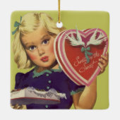 ヴィンテージかわいいバレンタインデーとチョコレート入り女の子 セラミックオーナメント (裏面)
