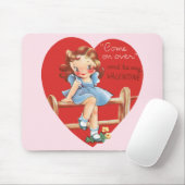 ヴィンテージかわいいバレンタインデー、フェンスの上の女の子 マウスパッド (マウス)
