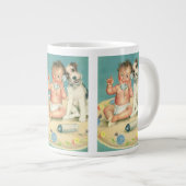 ヴィンテージかわいいベビー電話で話す子犬 ジャンボコーヒーマグカップ (正面右)