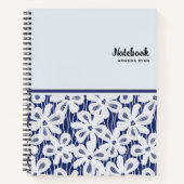 ヴィンテージかわいらしフローラネイビーブルーホワイトパターン ノートブック (正面)