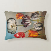 ヴィンテージが変化するチューリップが咲く景色 アクセントクッション (正面)