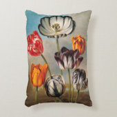 ヴィンテージが変化するチューリップが咲く景色 アクセントクッション (正面(垂直))