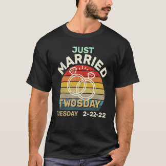 ヴィンテージたった今結婚しましたオンTwosday 2月22日Twos Day We Tシャツ