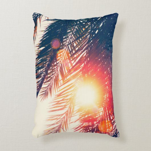 ヴィンテージで作られた熱帯沿岸のココナッツの木  アクセントクッション (正面(垂直))