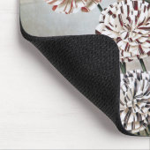 ヴィンテージで変化するカーネーションの花と灰色の空 マウスパッド (コーナー)