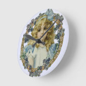 ヴィンテージで美しい花と弓を持つ少女 ラウンド壁時計 (傾斜)