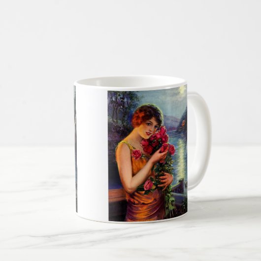 ヴィンテージで赤いバラの花を咲かせた女性 コーヒーマグカップ (正面右)