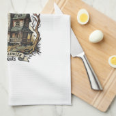 ヴィンテージなハロウィンTシャツ 幽霊の家のデザイン キッチンタオル (四つ折り)