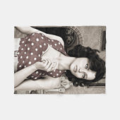 ヴィンテージな女性 フリースブランケット (正面(横))