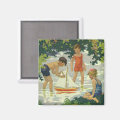 ヴィンテージな子供たちがおもちゃの帆船で遊ぶ夏の池 マグネット (正面/裏面)