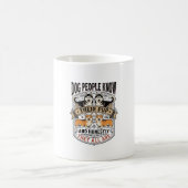 ヴィンテージな子犬の議論デザインの面白い犬好きのTシャツ コーヒーマグカップ (中央)