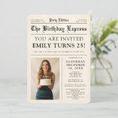 ヴィンテージな新聞の写真を使った25歳の誕生日パーティー 招待状 (スタンド正面)
