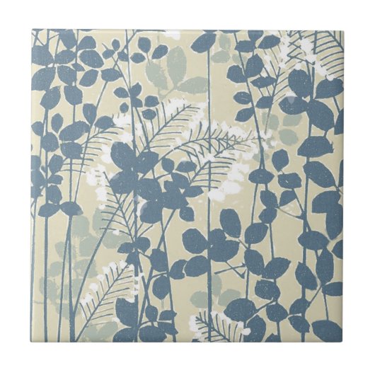 ヴィンテージな日本風の青い植物画:クリーム色の葉のシダ タイル (正面)