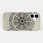 ヴィンテージな街のマンホールの蓋 iPhone 16ケース (裏面横)