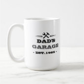 ヴィンテージな雰囲気の"Dad's Garage - Est. 1985" コーヒーマグカップ (左)