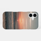 ヴィンテージな黄昏時のオーシャンホライズン iPhone 16ケース (裏面横)