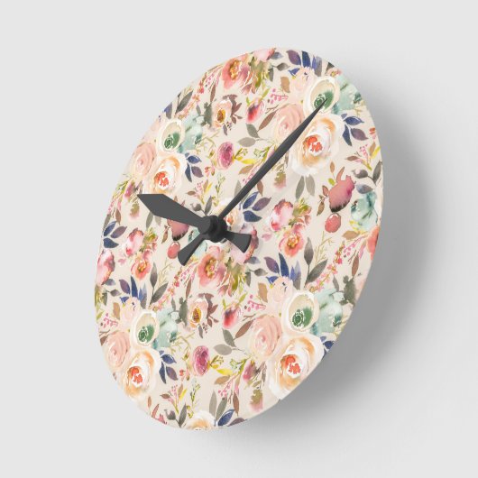 ヴィンテージのアイボリーのピンクの茶色の水彩画の素朴な花柄 ラウンド壁時計 (傾斜)
