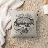 ヴィンテージのアルマジロの装飾用クッション-あなたの色を選んで下さい クッション (ブランケット)