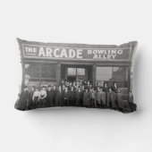 ヴィンテージのアーケードのボーリング場およびパトロン ランバークッション (裏面)