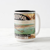 ヴィンテージのイギリスブラックプールの海岸広告 ツートーンマグカップ (正面右)