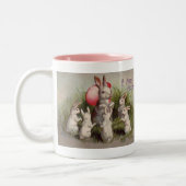 ヴィンテージのイースター休日のバニーのコーヒー・マグ ツートーンマグカップ (左)