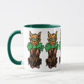 ヴィンテージのオズトト犬と緑の弓 マグカップ (左)