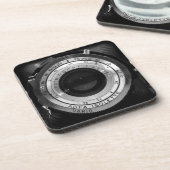 ヴィンテージのカメラレンズ コースター (左側)
