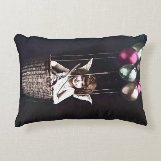 ヴィンテージのキューピッド アクセントクッション (正面)